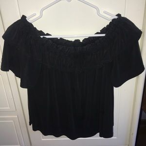 Harlow and Graham off the shoulder top!